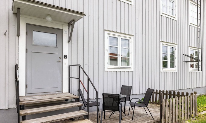 Marmaverken Apartment | Relax in peaceful and sunny Marmaverken apartment