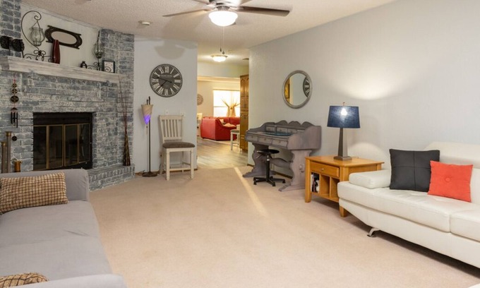 Checotah House | Relax in Quiet Comfort during Fun Weekend around Lake Eufaula