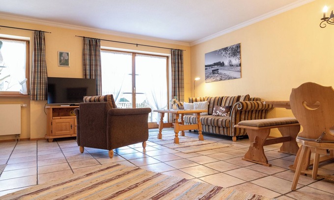 Obergrainau Apartment | Relax in the Heart of the Alps: Holiday Apartment in Haus Alpenstern "Almrausch"