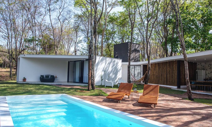 Serra do Cipo House | Relax in this calm and stylish space.