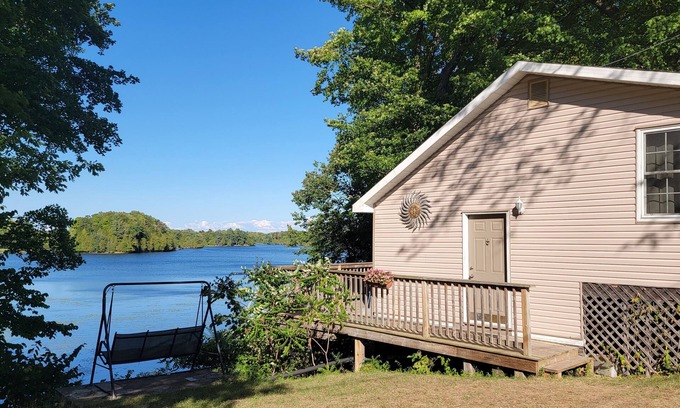 Rideau Lakes Cottage | Relax on Benson Lake, Rideau System