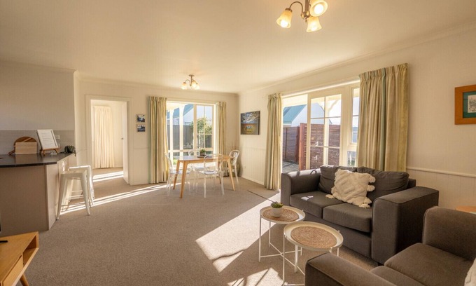 Twizel Cottage | Relax on Rata Cottage 1