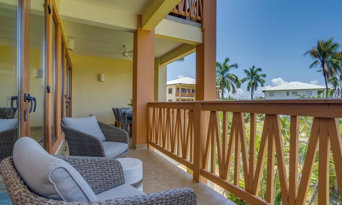 Cocoplum Condo | Relax & Recover at MarAzul Condo