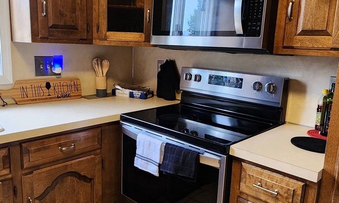 Butztown House | RELAX & RELIEF !!! Close to alot of stores.