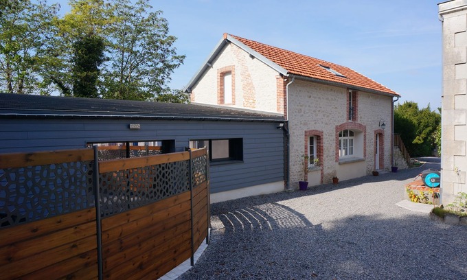 Saint-Florent-sur-Cher House | Relaxation and well-being stay in the heart of Berry with Jacuzzi and Hammam