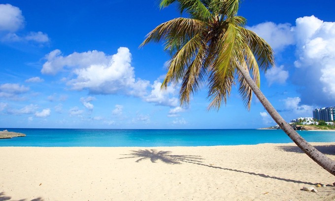 Maho Hotel | Relaxed Beach Getaway: Marina & Dining Just Steps Away