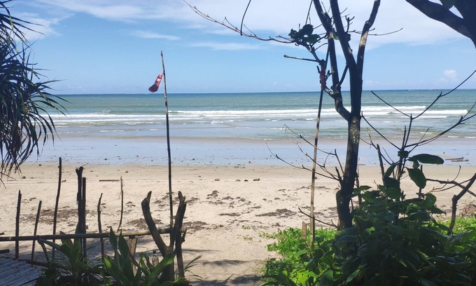 Gubat Cottage | Relaxing cottage in front of the beach with complete amenities.