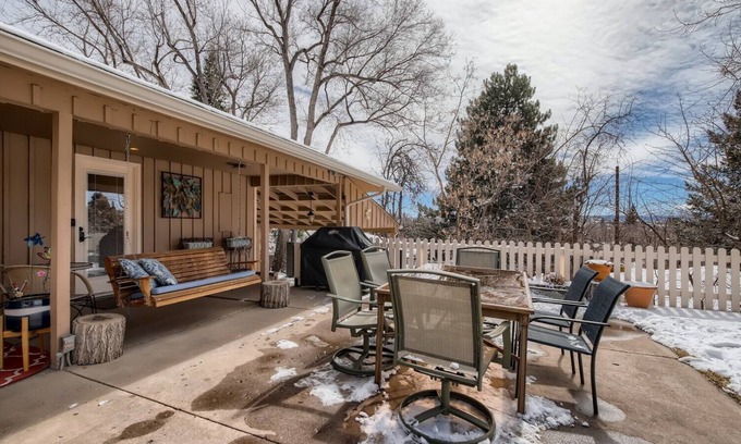 Castle Rock Apartment | Relaxing Downtown Castle Rock guest suite.