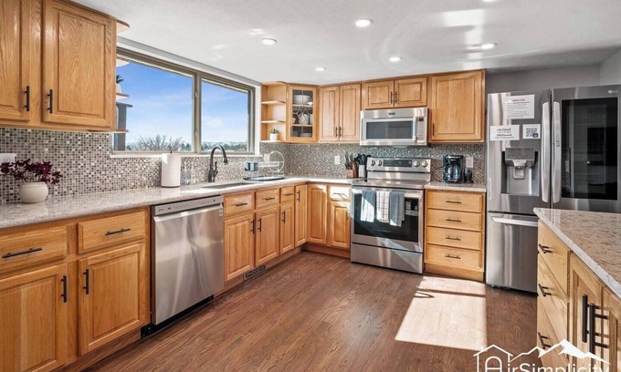 Northwest Arvada House | Relaxing Family Retreat Backyard Fast Wifi