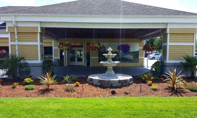 Enumclaw House | Relaxing Getaway in GuestHouse Enumclaw! 2 Pet-friendly Units, Free Parking