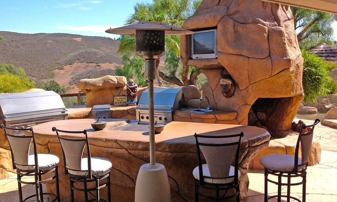 Moorpark House | Relaxing Island Style Oasis