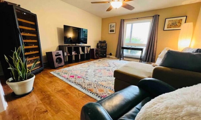 Goodview Apartment | Relaxing lake retreatn