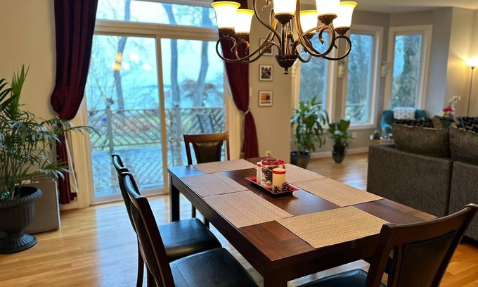 Hampton House | Relaxing Luxurious Waterfront in Hampton
