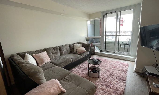 Ajax Apartment | Relaxing night out in the heart of Ajax