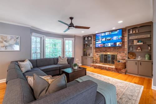 Dunwoody House | Relaxing Open-Air Home with Sunroom & Forest Views