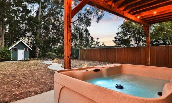 Linda Mar House | Relaxing & Peaceful 6BR Home w/HotTub/Game/Funtime