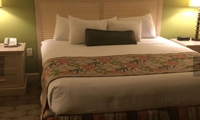 Kissimmee Villa | Relaxing Resort 2BR Villa 5 Minutes From Disney Christmas Special - Fits 8!