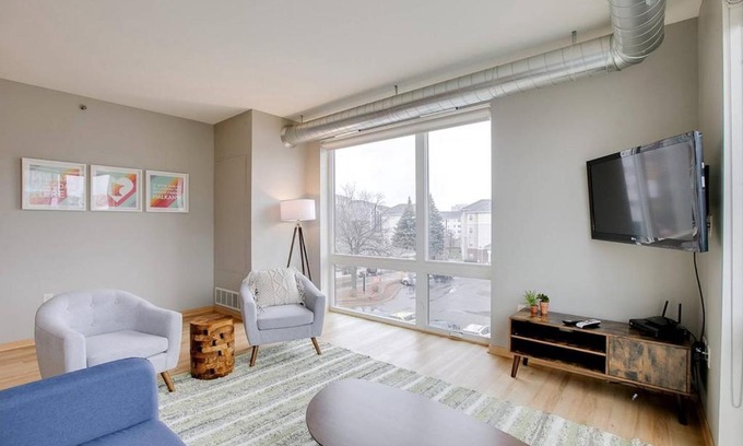 Prospect Park Apartment | Relaxing Retreat + Gym!