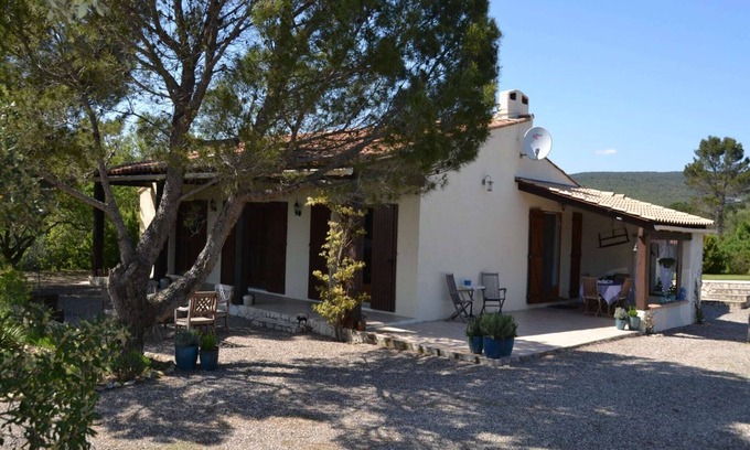 Cesseras Villa | Relaxing Retreat Near Minerve