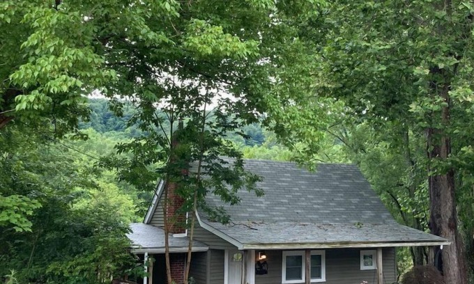 McConnelsville House | Relaxing Riverside Retreat - Eagle View Cabin