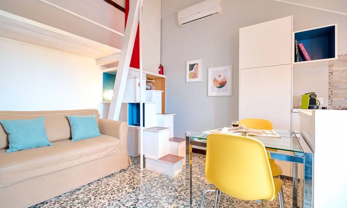 Washington Apartment | RELSTAY | Washington Street | Panoramic Loft