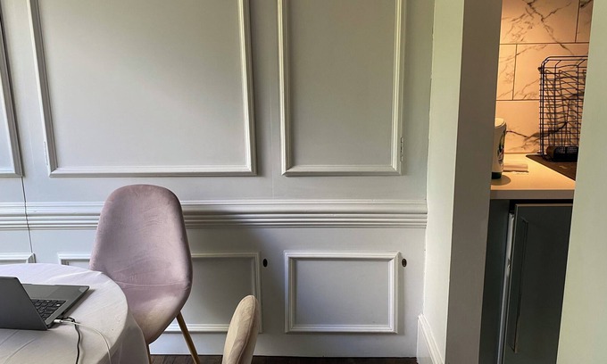 Copers Cope Apartment | Remarkable 1-Bed Apartment in Beckenham