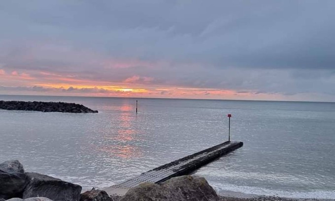 Middleton-on-Sea Apartment | Remarkable Seaside Apartment - Sleeps 4