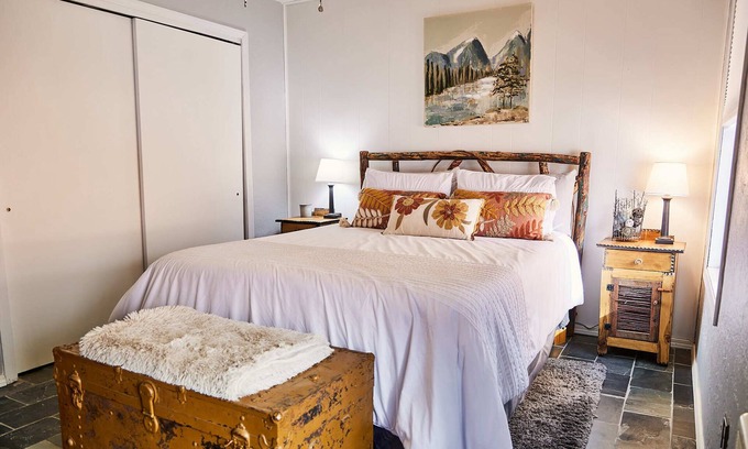 Angel Fire Condo | Remodeled-2/1 just blocks from the lift-labeled parking spot