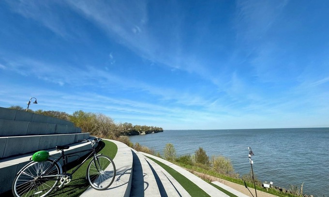 Lakewood House | Remodeled 5 min Walk to Bars/Food, 10 min to DT