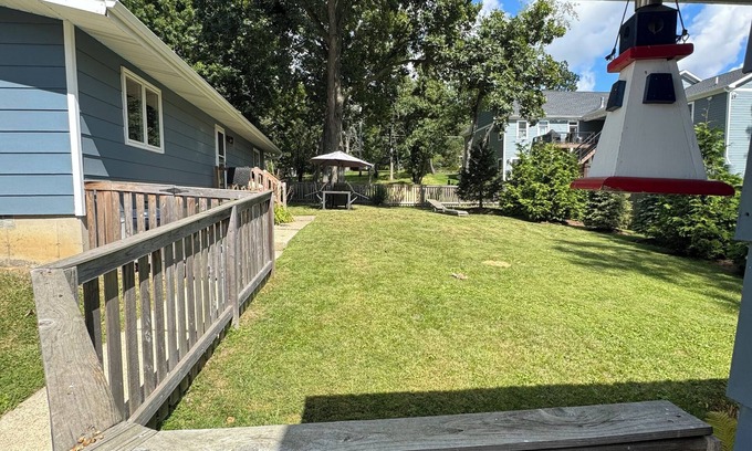 Como House | Remodeled house, fenced-in yard, 3 blocks from Lake Como& minutes to Lake Geneva