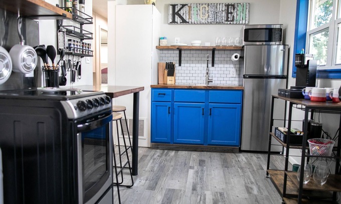 Casper House | Remodeled Modern 2BR Home, Zero Cleaning Fees.
