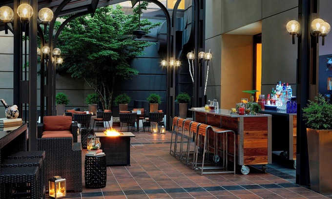 Downtown Asheville Hotel | Renaissance Asheville Downtown Hotel