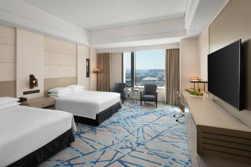 Xuhui Hotel | Renaissance Shanghai Caohejing Hotel