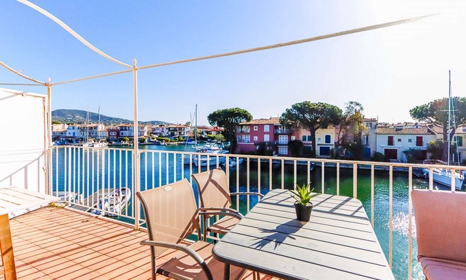 Port Grimaud Apartment | Renovated 2/3-room apartment in Port Grimaud - mezzanine and A/C