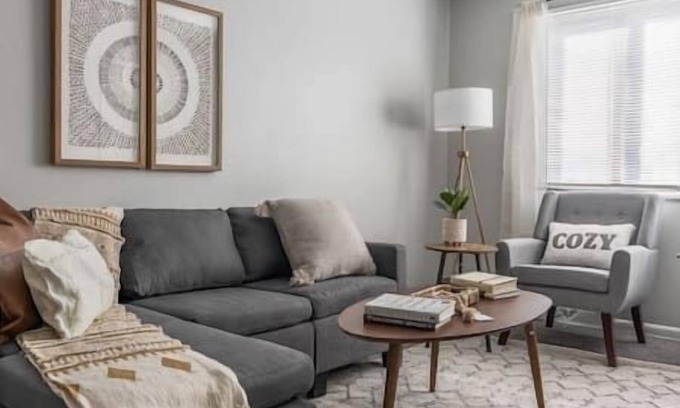 Waldron Apartment | Renovated 2 BDR Garage KC Charm