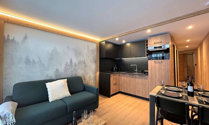 Meribel Centre Apartment | Renovated 2-room apartment with balcony and pool access - Méribel