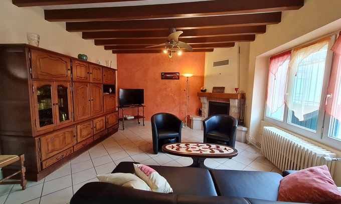 Nouan-sur-Loire Cottage | Renovated 4-Bedroom House near Loire Castles, Ideal for Families & Pros