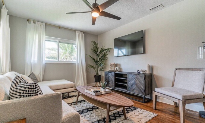 Jacksonville Beach House | Renovated & Beautifully Decorated Jax Beach Home