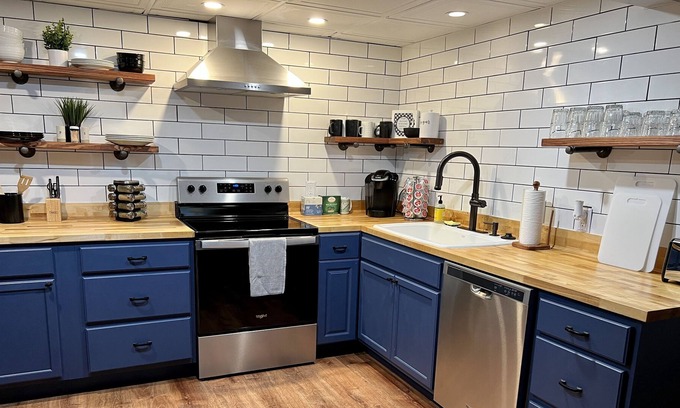 Downtown Knoxville Condo | Renovated, Clean, Beautiful, Cozy Condo in Knoxville, TN