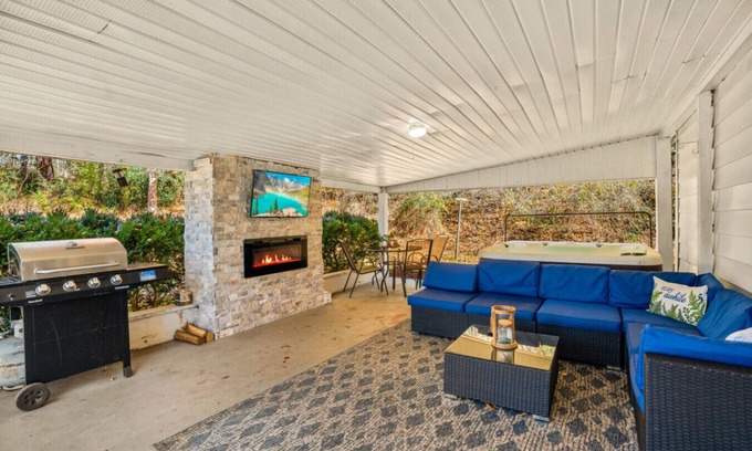 Candler Cottage | Renovated cottage with Hot Tub 15 min to Asheville