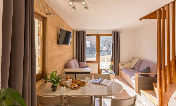 La Salle-les-Alpes Apartment | Renovated duplex chalet, shuttle to slopes, terrace, WIFI, pets OK