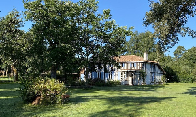 Luxey House | Renovated Landaise farmhouse on a 4000m2 airial with swimming pool and outbuildings