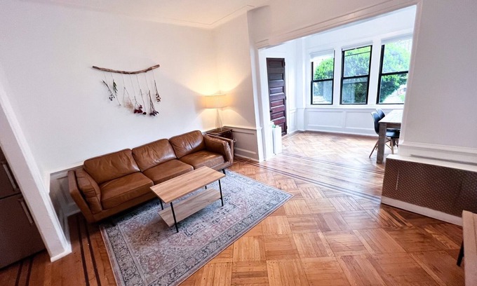 Prospect Lefferts Gardens House | renovated townhouse parlor level 2 bed 1.5 bath pvt garden close to prospect pk