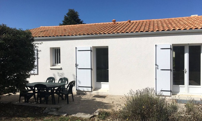 Nieul-sur-Mer House | Rent detached house with enclosed garden, near La Rochelle, Ile de Ré