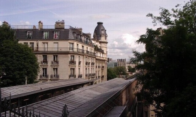 Passy Apartment | Rental 2 bedroom apartment standing near Eiffel tower .