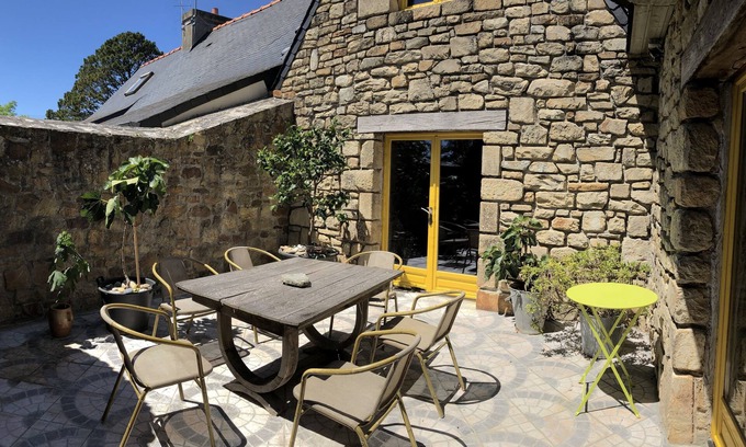 Crozon Villa | Rental vacancy between Camaret and Crozon, villa in large renovated farmhouse,