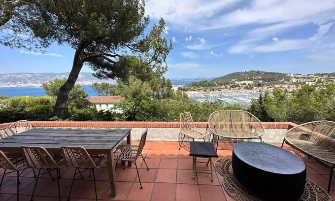 Saint-Mandrier-sur-Mer Villa | Residence 161-st Mandrier Sur Mer - Houses & Villas for 10 People