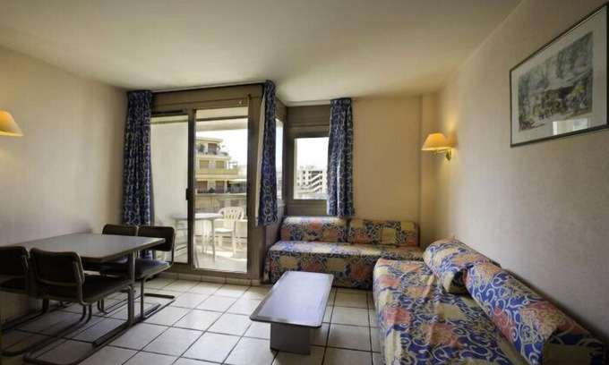 Juan-les-Pins Apartment | Residence Couleurs Soleil - Juan les Pins - Studio 4 People