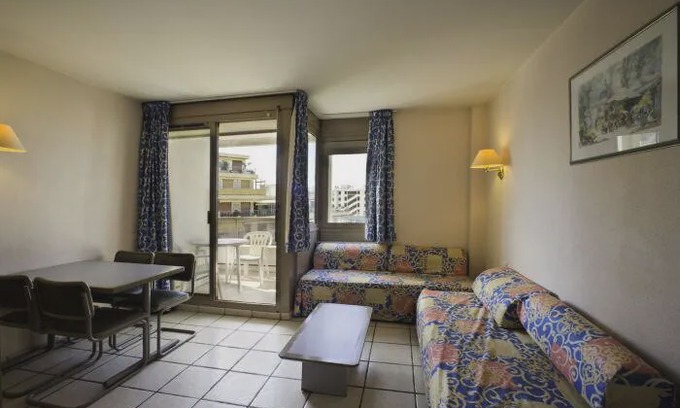 Juan-les-Pins Apartment | Residence Couleurs Soleil - Juan les Pins - Studio 4 People