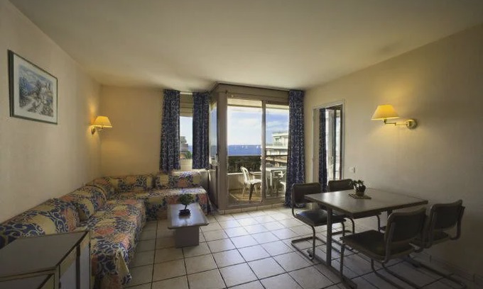 Juan-les-Pins Apartment | Residence Couleurs Soleil - Juan les Pins - 2 Rooms 4/6 Persons